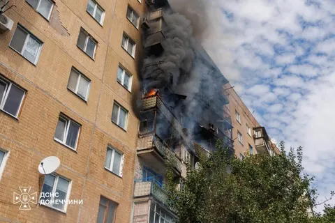 У Краматорську FPV-дрони влучили у три дев'ятиповерхівки: пожежі на 3,2 тис. кв. м