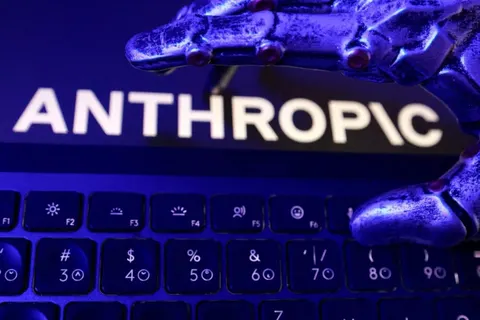 Anthropic заблокувала акаунти: російські дрони отримували цілі через Claude