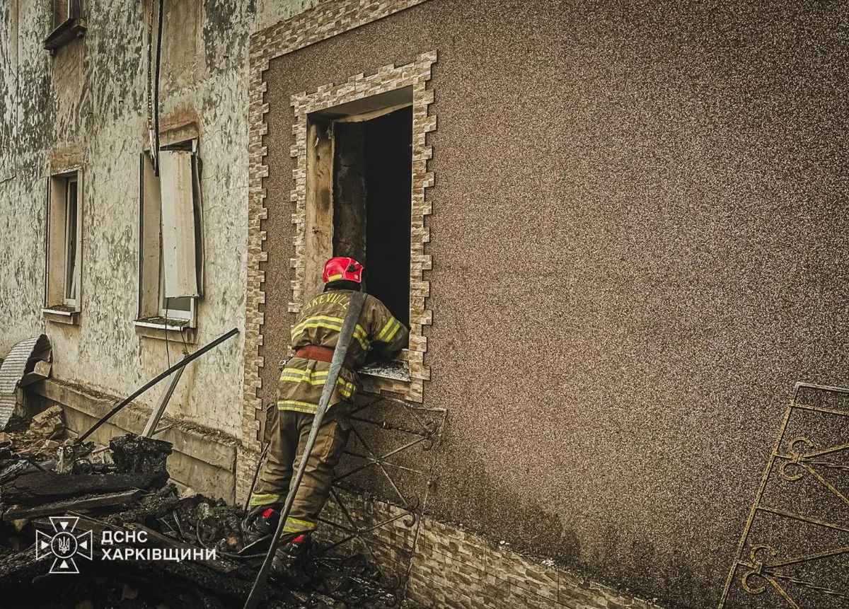Удар БпЛА по Лозовій: загибла жінка, троє постраждалих, пожежа у двоповерхівці
