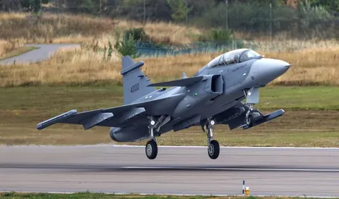 Gripen F здійснив перший політ: що відомо