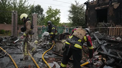 Атака дрона на приватний сектор Сум: поранений підліток, згорілий будинок