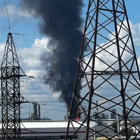 Українські дрони зупинили Пермський НПЗ — Reuters