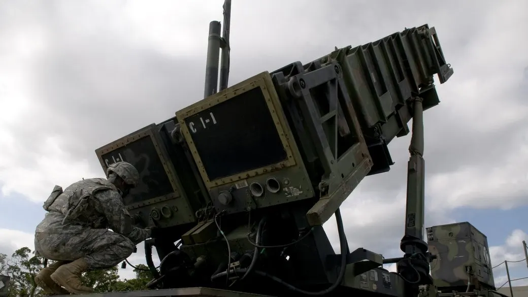 Єврокомісія чекає від України контракти на ракети до Patriot для виплат