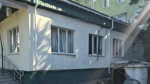 РФ вдруге за дві доби атакувала дронами лікарню у Краматорську: є поранений