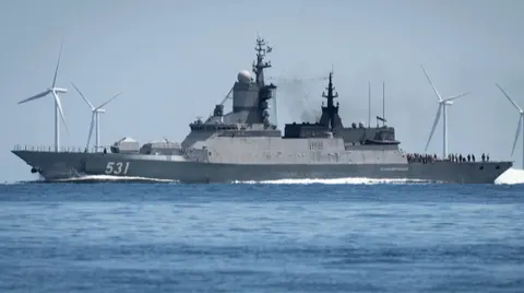 Бєлоусов нагородив командира корвета РФ за сигнальні ракети в бік данського гелі