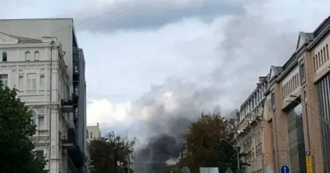 Російський дрон влучив у будівлю СБУ в центрі Києва: п'ятеро постраждалих