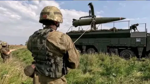 Росія може виробляти до 1300 балістичних ракет на рік, — Зеленський