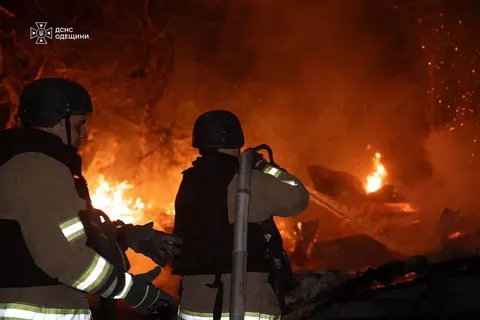 Росія атакувала Одесу дронами та ракетами: пошкоджені будинки