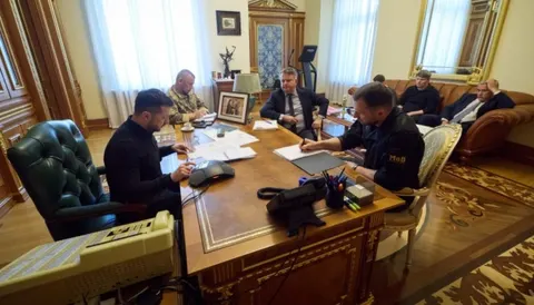 Зеленський і Макрон домовилися про прискорення поставок ракет