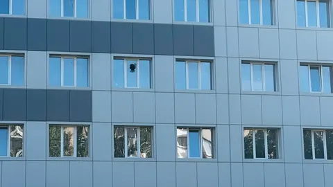 FPV-дрон влучив у лікарню в Запоріжжі: пацієнти в укритті, постраждалих немає