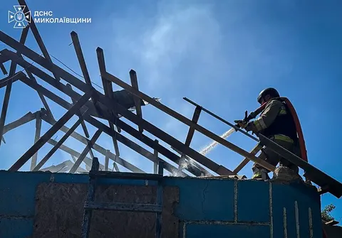 Атака БПЛА на Миколаївщині: три пожежі та удар по житловому сектору
