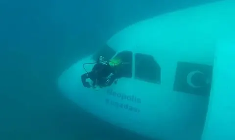 Туреччина затопила Airbus A300: навіщо авіалайнер опинився на дні моря