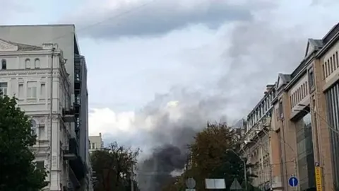 Російський дрон влучив у будівлю СБУ в Києві: подробиці атаки