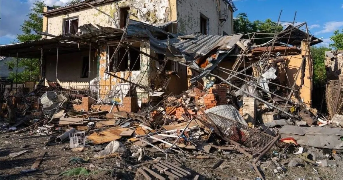 Росія випустила 80 дронів по Україні: ППО збила 63, у Києві горіли склади