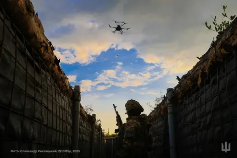 Росіяни освоїли нову тактику дронів для контролю доріг у сірій зоні