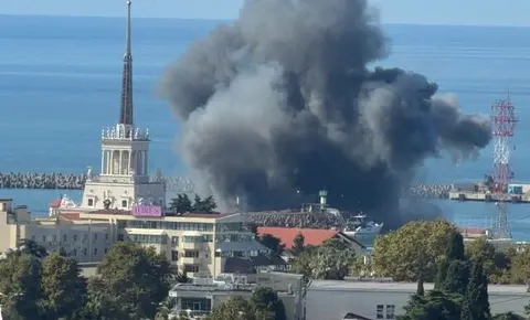 Морський дрон уразив російський корабель NEFRIT у порту Сочі