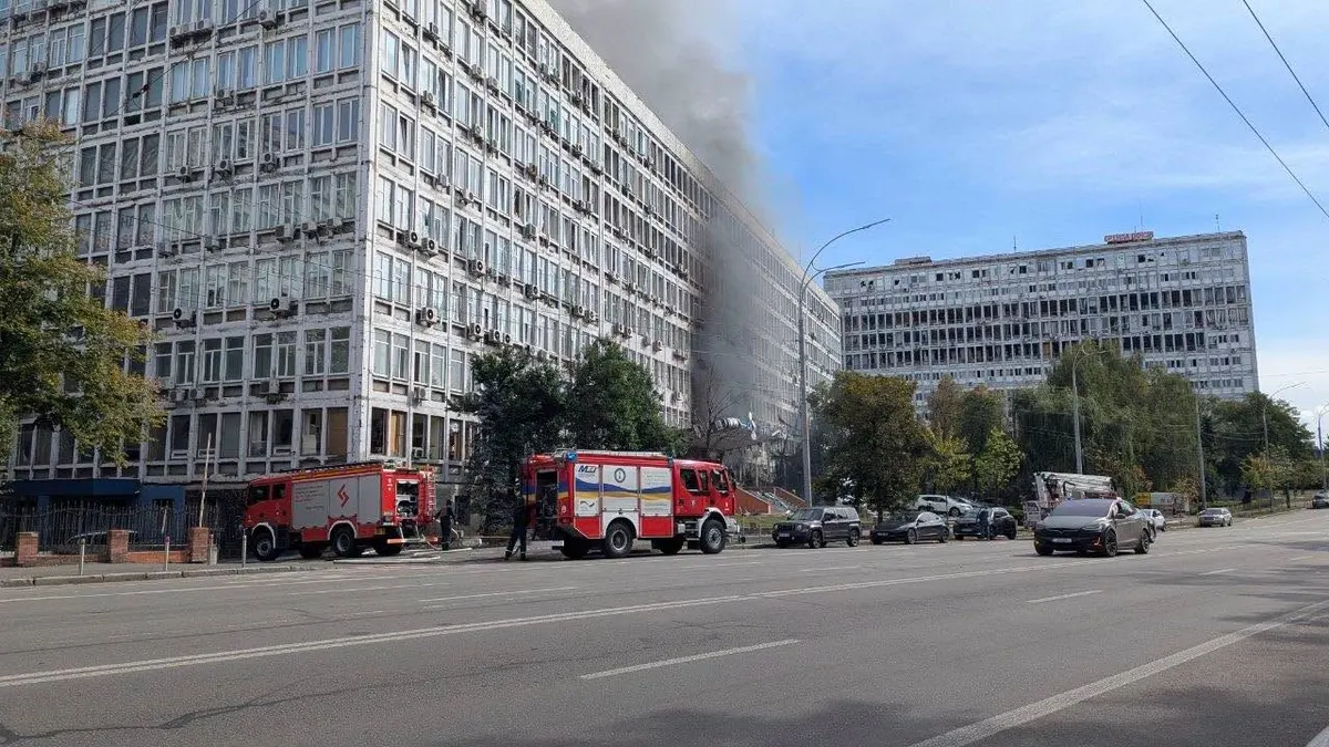 Волонтери Червоного Хреста працювали на двох локаціях у Києві після удару БпЛА