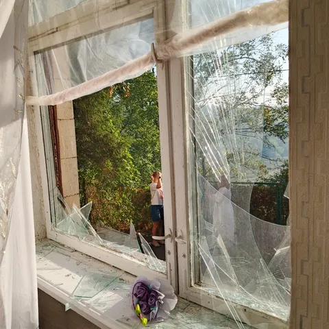 Уламки ракети та БпЛА пошкодили будівлі у двох громадах на Черкащині