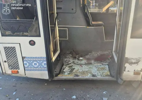 Росіяни двічі вдарили дронами по Запоріжжю: поранено вісьмох людей