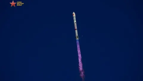 Китай уперше посадив перший ступінь ракети Zhuque-3 на сушу