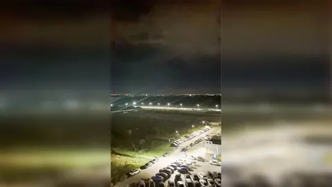 Масована атака дронів на Росію: горить порт Усть-Луга, у Тольятті пошкоджено будинок