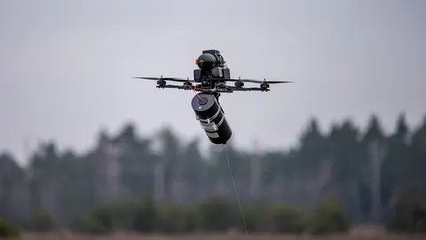 Російський FPV-дрон на оптоволокні вдарив по цивільному об'єкту у Семенівці