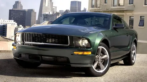 Підліток на Mustang протаранив літак в аеропорту Портсмута