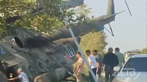 Мі-8 упав на трасу на Сахаліні: названо причину