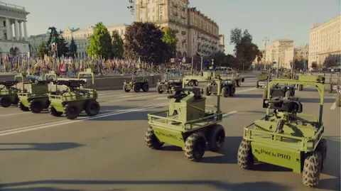 Роботизований парад у Києві: НРК, морські дрони та авіація у День Незалежності