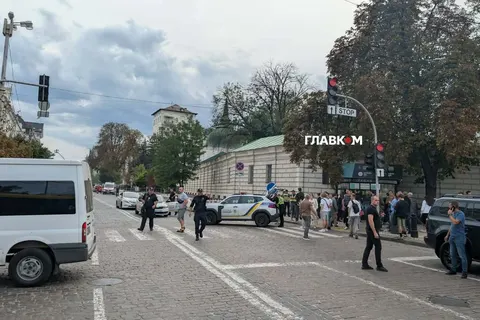 Удар дрона по центру Києва: є постраждалі, пошкоджена будівля СБУ