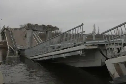 Удари по чотирьох мостах біля Пологів обмежили логістику РФ на запорізькому напр