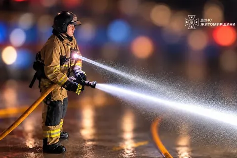 ППО знешкодила 405 дронів із 453 під час нічної атаки РФ
