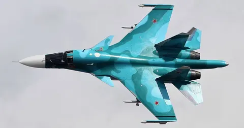 Удар по «Ахтубінську»: пошкоджено Су-34, екіпажі РФ евакуювали літаки