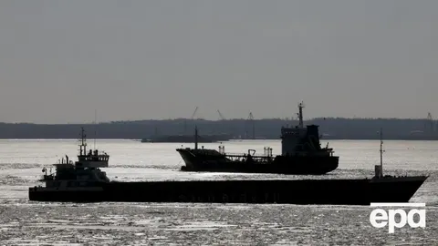Росіяни прикрили власну ППО на кораблі сіткою від дронів