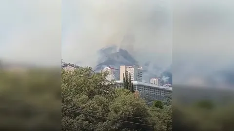 Під Ялтою шостий день гасять пожежу: окупанти скаржаться на брак води й людей