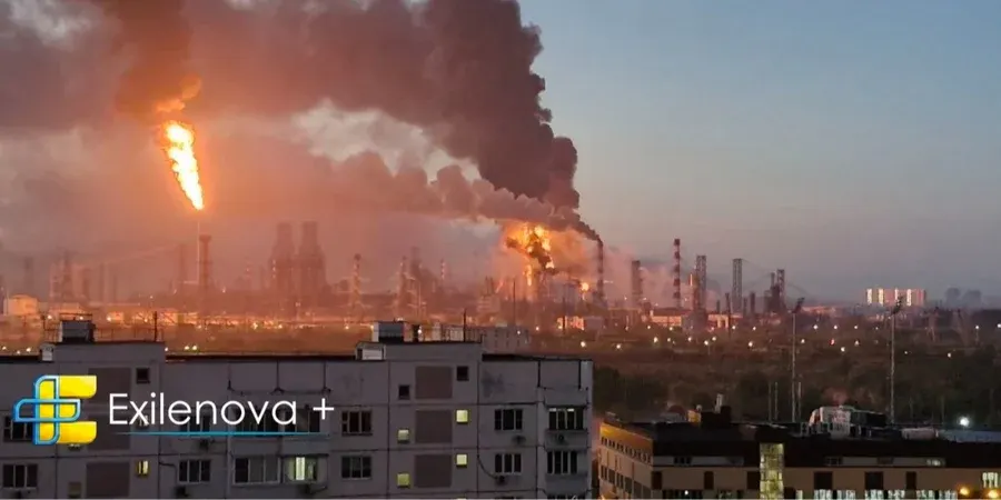 Дрони атакували Москву та область: масштабна пожежа на НПЗ у Капотні