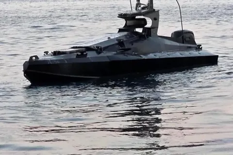 Румунські F-16 знищили російський морський дрон біля платформи Neptun Deep