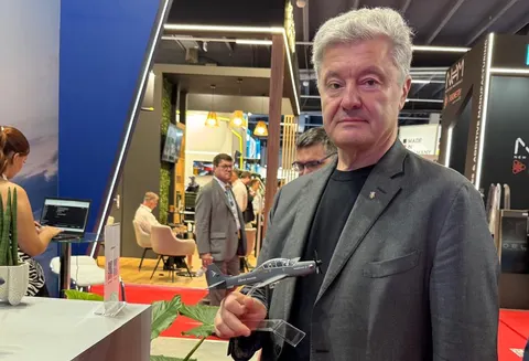 Порошенко заявив про опрацювання поставки 24 Super Tucano для протидії "Шах