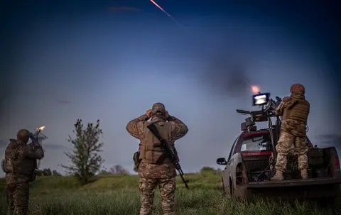 Нічна атака РФ: ППО збивала дрони, балістику та «Бандеролі»
