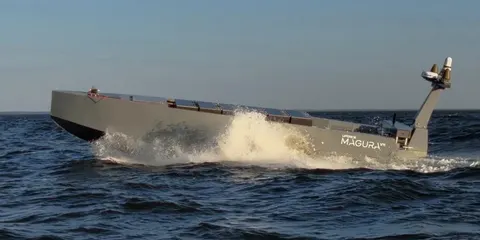 Україна показала перший у світі дрон-авіаносець MV11