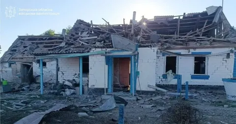 Удар по Запоріжжю: двоє загиблих, по місту випущені ракети