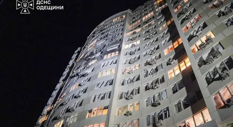 Атака дронів: пошкоджено 13 областей, Зеленський закликає до посилення ППО
