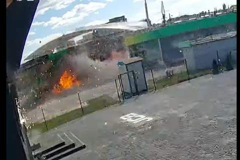 Росіяни вчетверте вдарили FPV-дроном по непрацюючій АЗС під Харковом