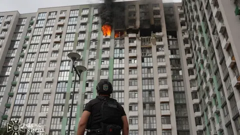 У Києві через атаку БПЛА постраждали троє людей у багатоповерхівці