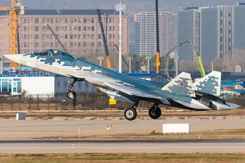 Росія випробовує Су-57Д як повітряний пункт управління дронами