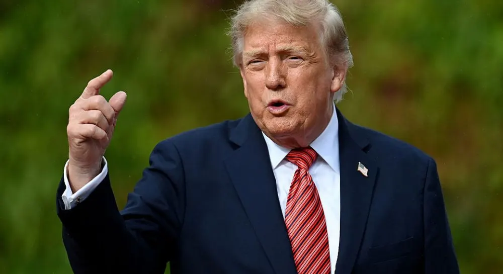 Трамп хоче поєднати Тріумфальну арку у Вашингтоні з військовим комплексом
