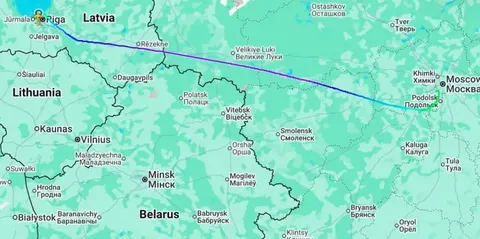 Військовий Boeing C-17 ВПС США приземлився у Москві
