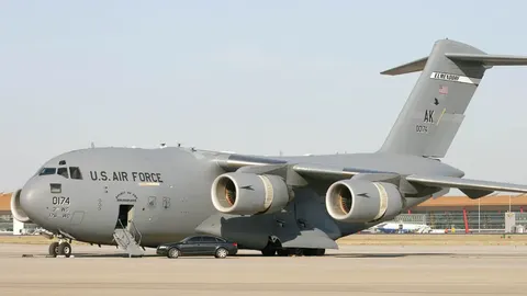 Американський C-17 прибув до Москви: деталі рейсу