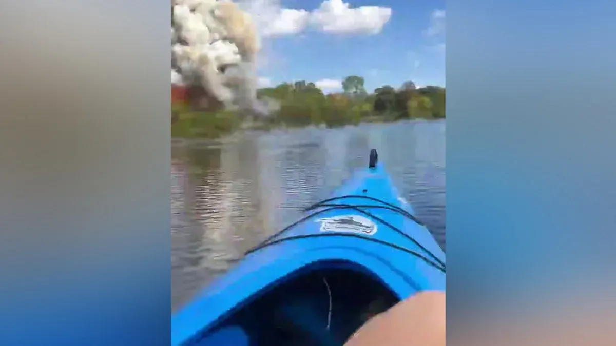 Під Києвом дрон вибухнув за десятки метрів від пари на каяку
