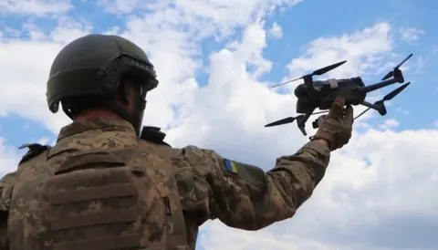 Маркетплейс зброї DOT-Chain Defence скоротив поставки БПЛА до днів